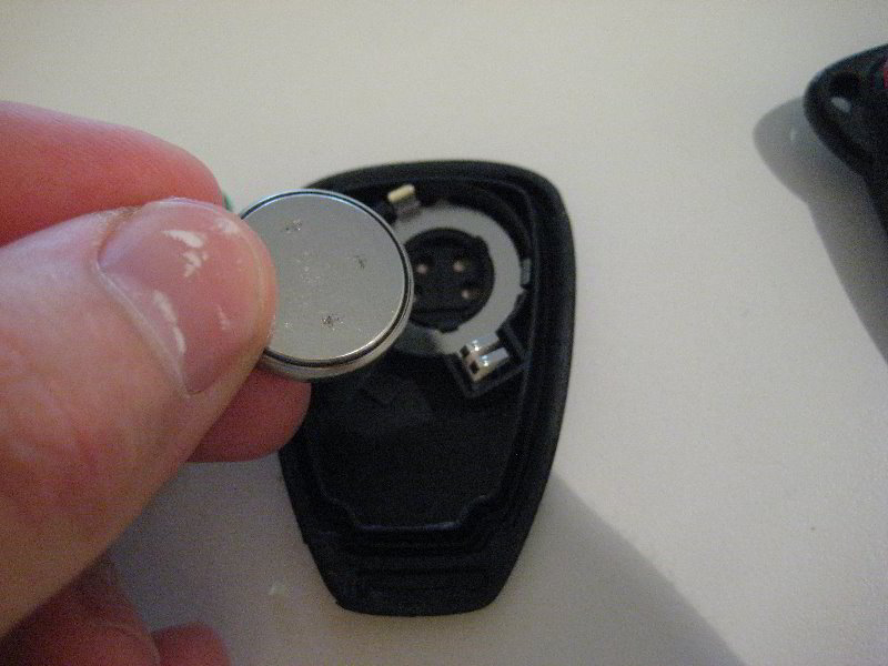 Dodge-Avenger-Key-Fob-Battery-Replacement-Guide-009