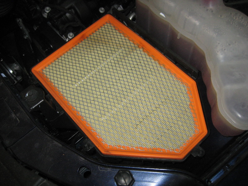 Dodge-Challenger-Engine-Air-Filter-Replacement-Guide-010