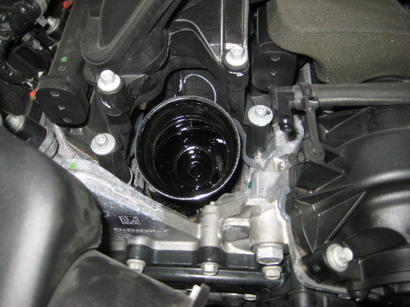 Dodge-Challenger-Pentastar-V6-Engine-Oil-Change-Filter-Replacement-Guide-024