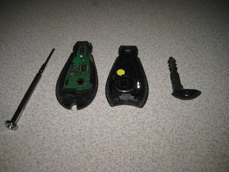 Dodge-Dart-Key-Fob-Battery-Replacement-Guide-007