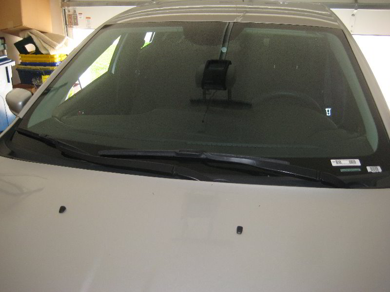 DodgeDartWindshieldWiperBladesRemovalGuide001