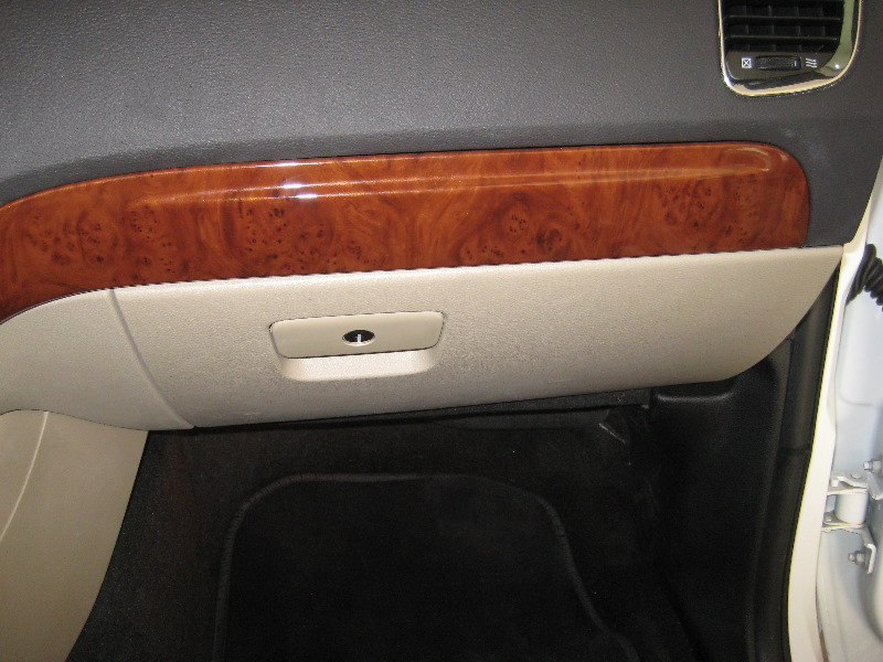 DodgeDurangoCabinAirFilterReplacementGuide001