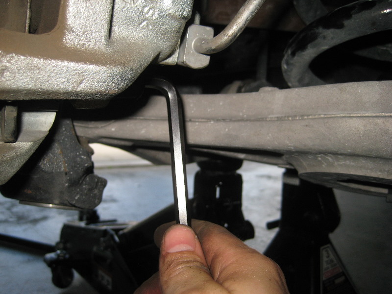 Dodge-Durango-Rear-Disc-Brake-Pads-Replacement-Guide-032