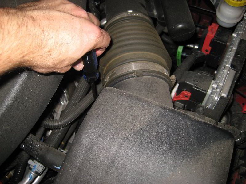 Dodge-Journey-Pentastar-V6-Engine-Air-Filter-Replacement-Guide-004