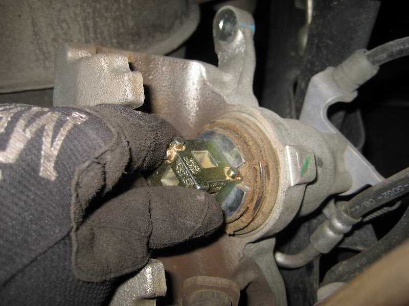 DodgeJourneyRearBrakePadsReplacementGuide021