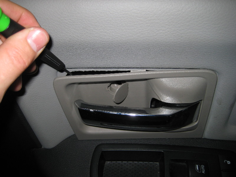 Dodge-Ram-1500-Interior-Front-Door-Panel-Removal-Guide-008