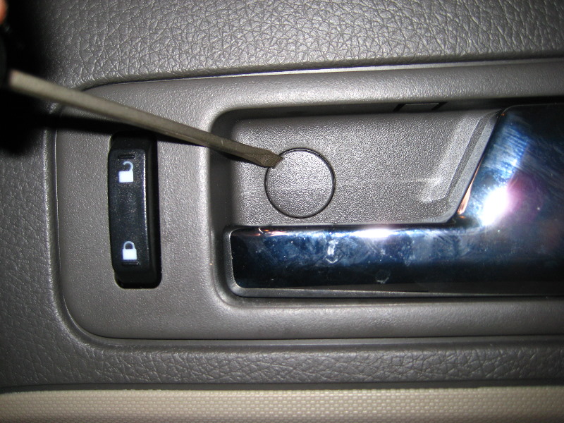 Ford-Edge-Front-Door-Speaker-Replacement-Guide-008