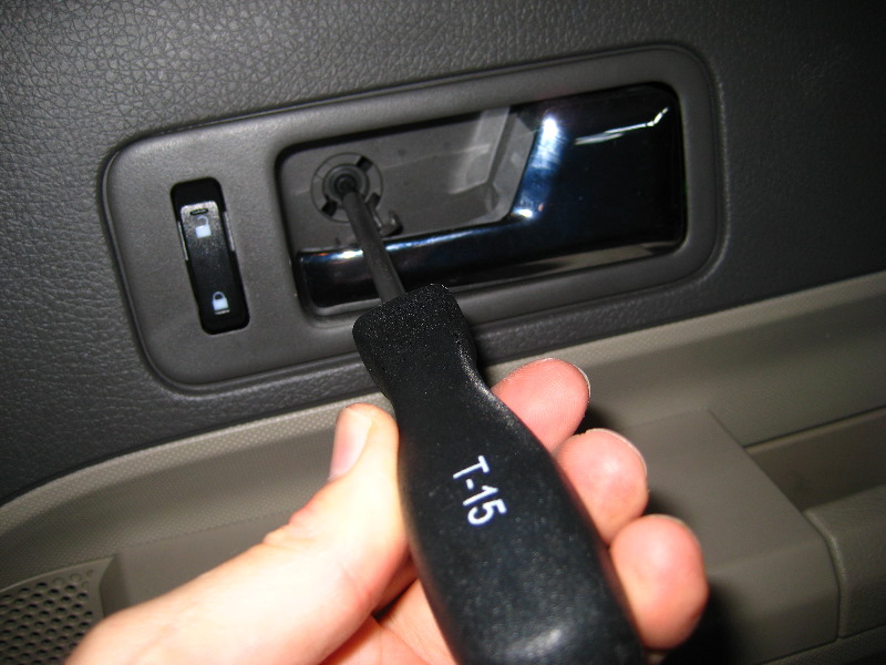 Ford-Edge-Front-Door-Speaker-Replacement-Guide-010