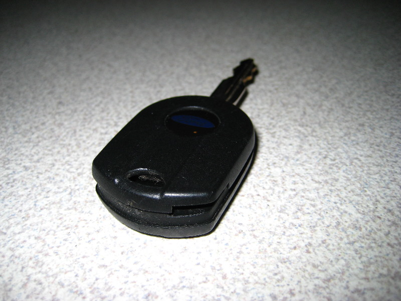 Replacing batteries in ford key fob #5