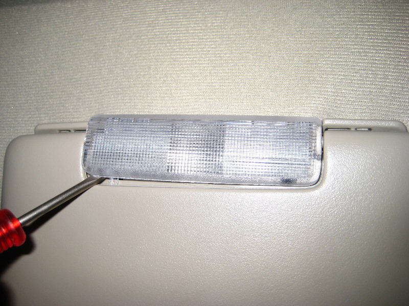 Ford-Edge-Vanity-Mirror-Light-Bulb-Replacement-Guide-002