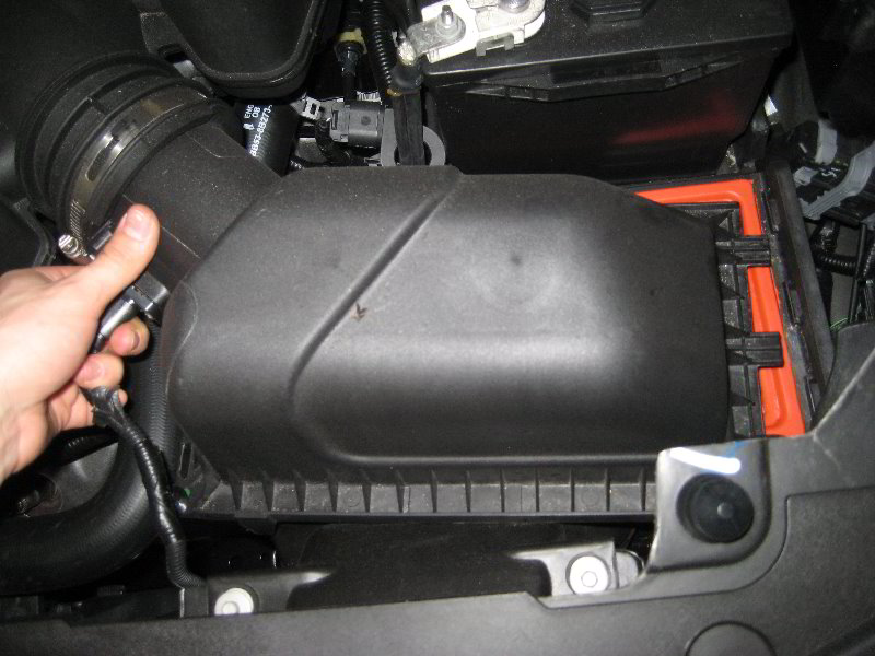 Ford-Explorer-Engine-Air-Filter-Replacement-Guide-005