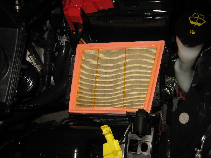 Ford-Fiesta-Duratec-Engine-Air-Filter-Replacement-Guide-007