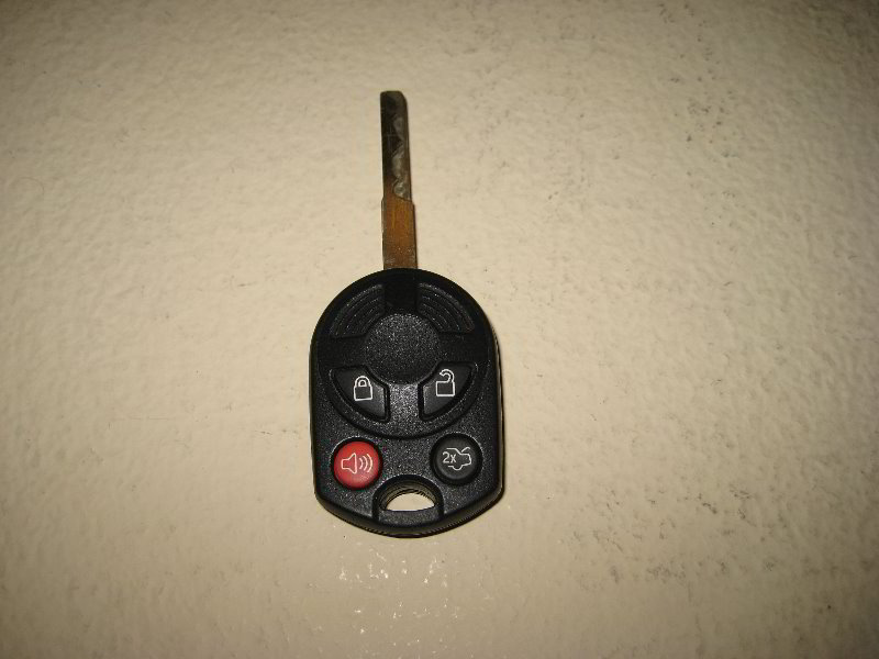 Ford-Focus-Key-Fob-Battery-Replacement-Guide-001