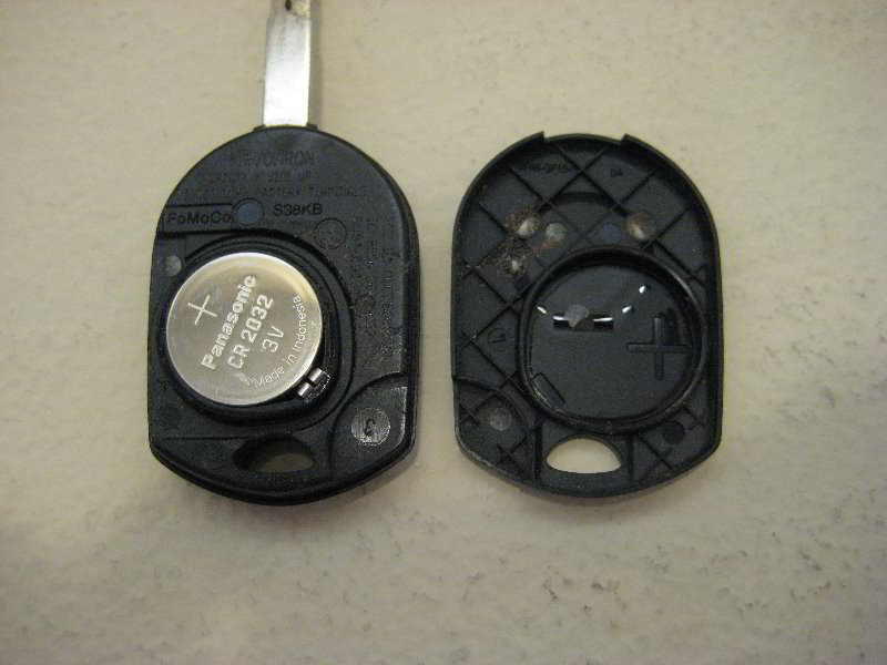 Replacing batteries in ford key fob #7