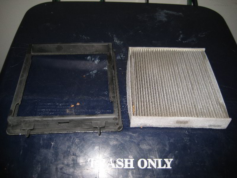 Ford-Mustang-Cabin-Air-Filter-Replacement-Guide-015