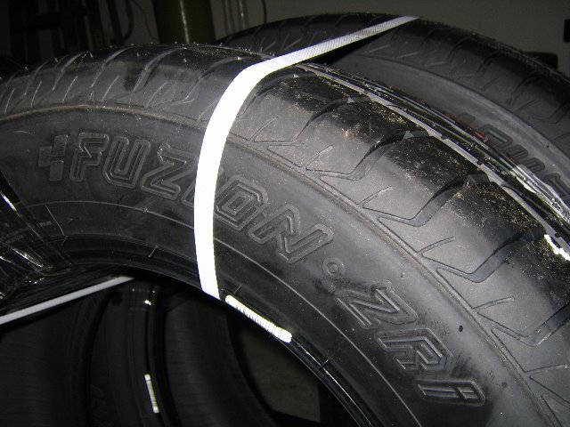 Who makes Fuzion tires?