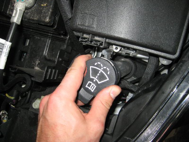 GM-Chevrolet-Cruze-Headlight-Bulbs-Replacement-Guide-022