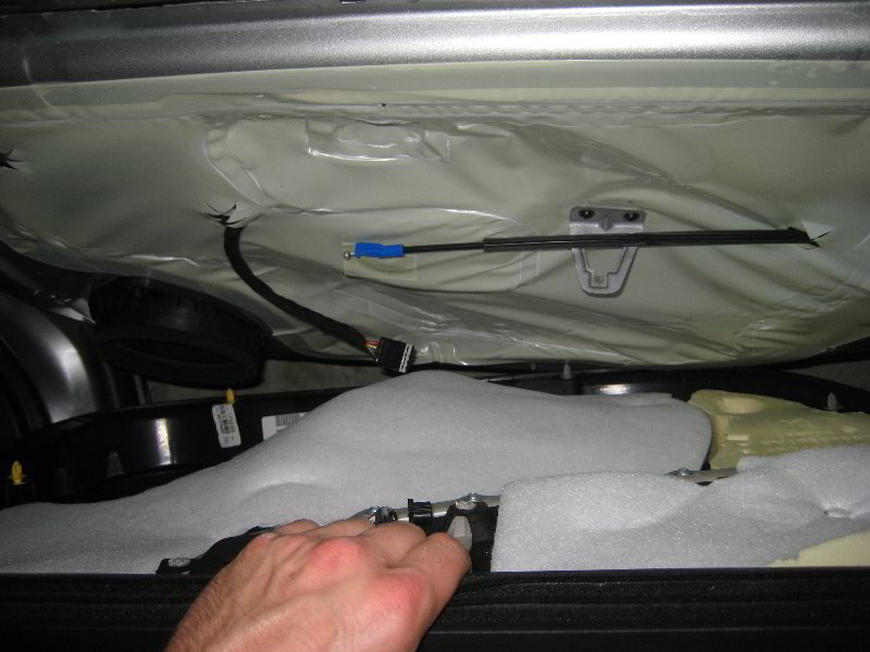GM-Chevrolet-Cruze-Interior-Door-Panel-Removal-Guide-026