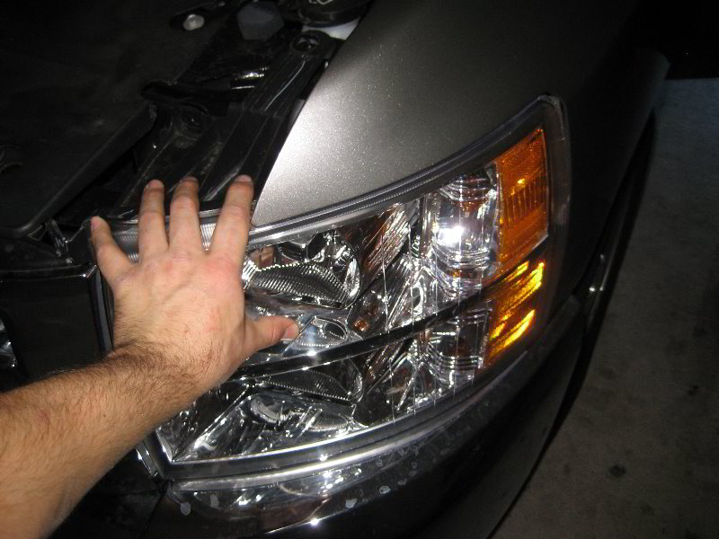 Chevrolet-Silverado-Headlight-Bulbs-Replacement-Guide-058