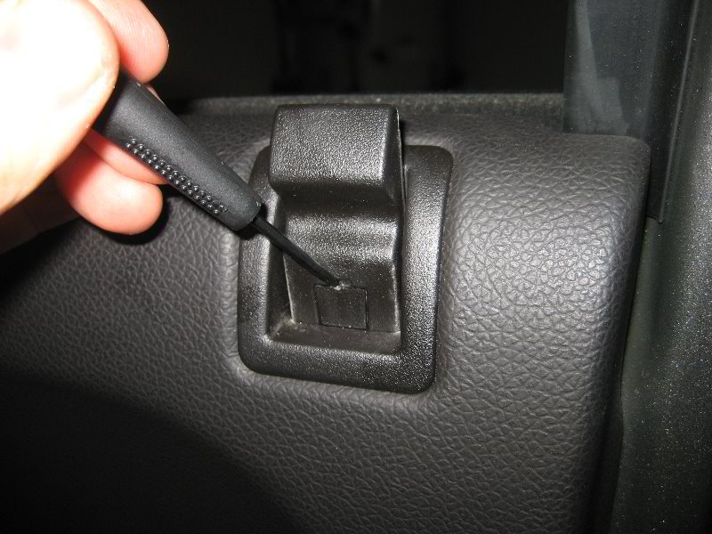 Chevrolet-Silverado-Interior-Door-Panel-Removal-Guide-009