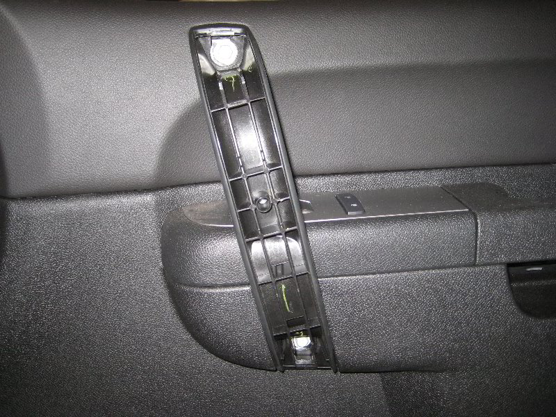 Chevrolet-Silverado-Interior-Door-Panel-Removal-Guide-019