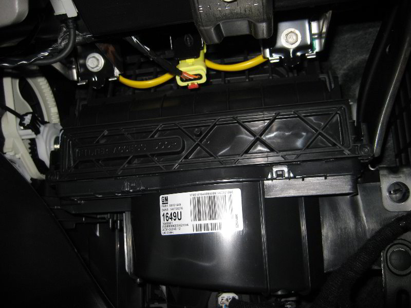 Gm Chevrolet Sonic Hvac Cabin Air Filter Replacement Guide 008