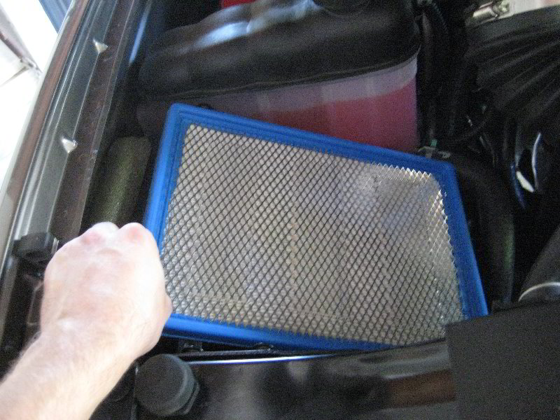 GM-Chevrolet-Tahoe-Engine-Air-Filter-Replacement-Guide-015