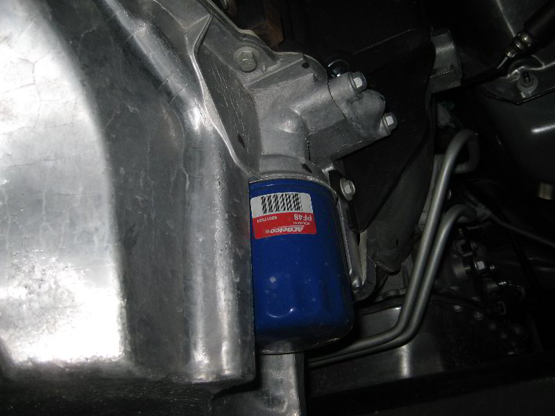 GM-Chevrolet-Tahoe-Vortec-5300-V8-Engine-Oil-Change-Guide-005