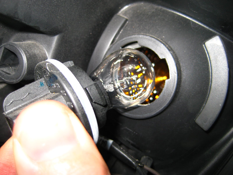 GM-Pontiac-G6-GT-Headlight-Bulbs-Replacement-Guide-016