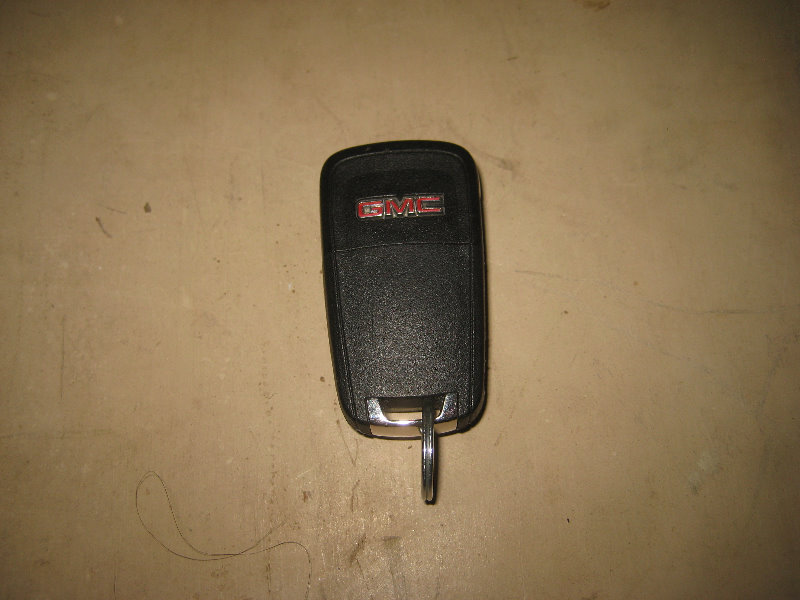 2010-2016-GMC-Terrain-Key-Fob-Battery-Replacement-Guide-002