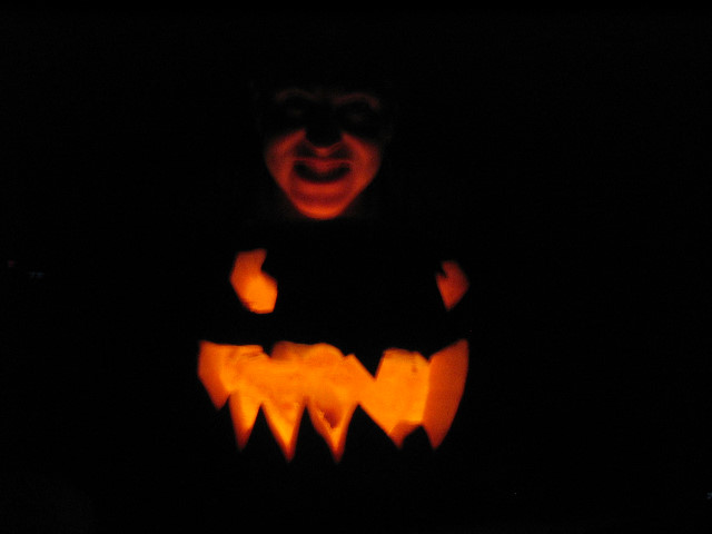 Halloween-Pumpkin-Carving-06