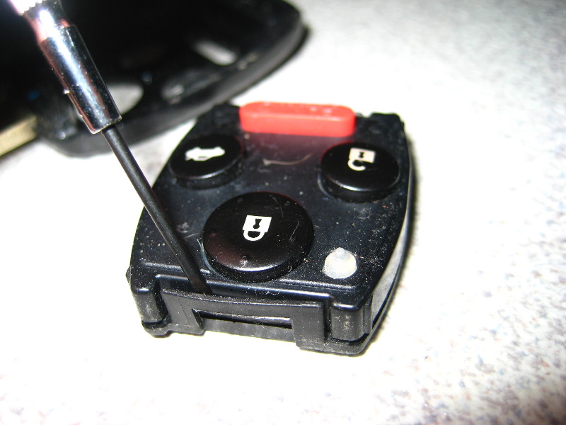 Replacing battery in honda accord key #2