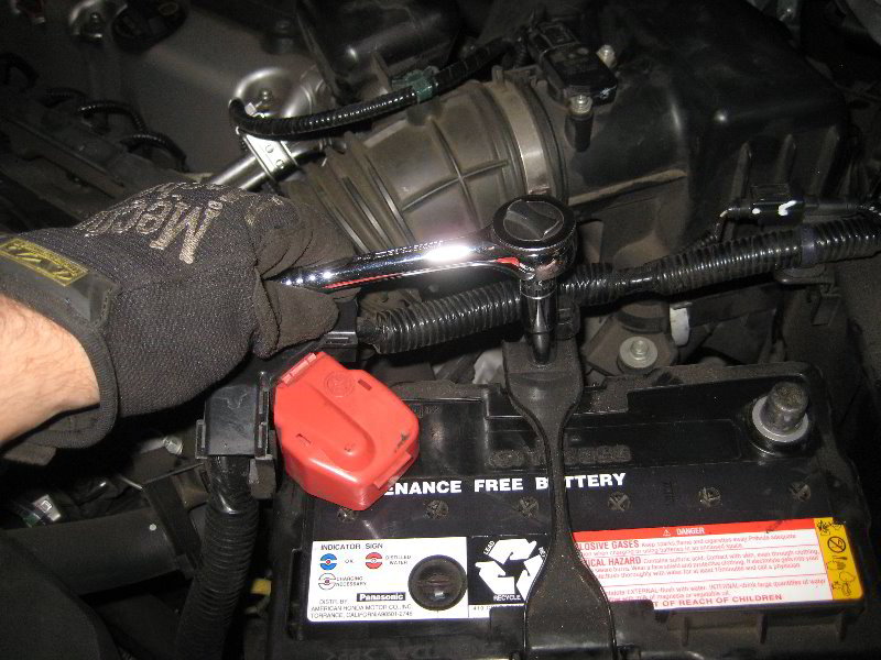 Honda-CR-V-12V-Automotive-Battery-Replacement-Guide-028