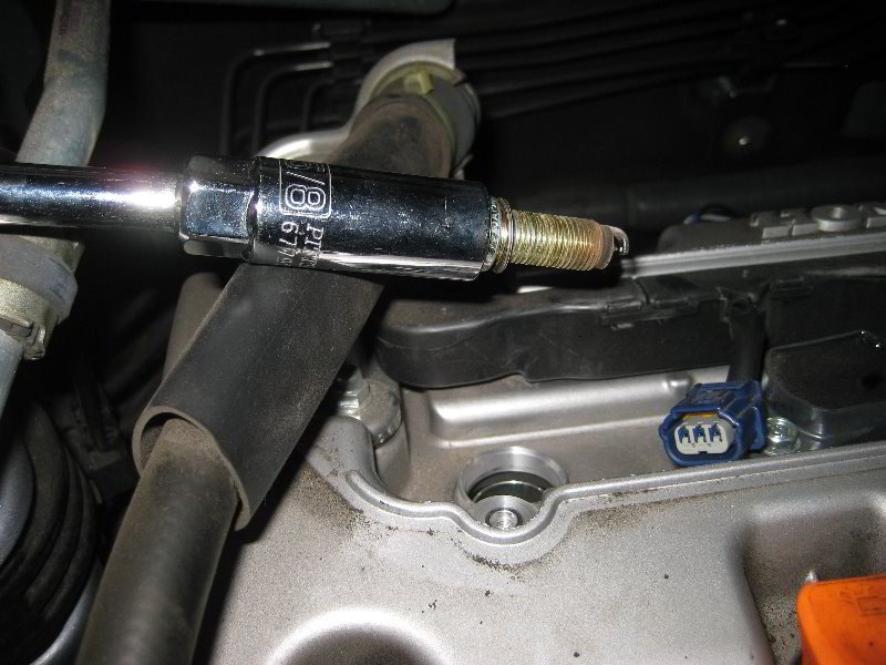 HondaCRVK24ZI4EngineSparkPlugsReplacementGuide022