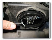 Honda-CR-V-Headlight-Bulbs-Replacement-Guide-013