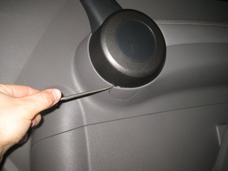 Honda-CR-V-Interior-Door-Panel-Removal-Guide-007