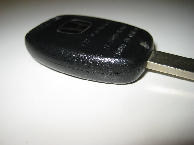 Honda-CR-V-Key-Fob-Battery-Replacement-Guide-005