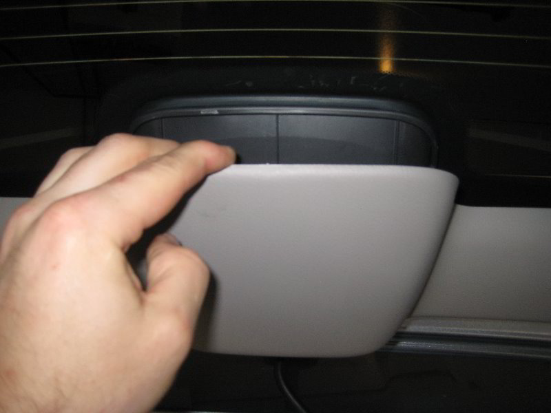 HondaCRVThirdBrakeLightBulbReplacementGuide003