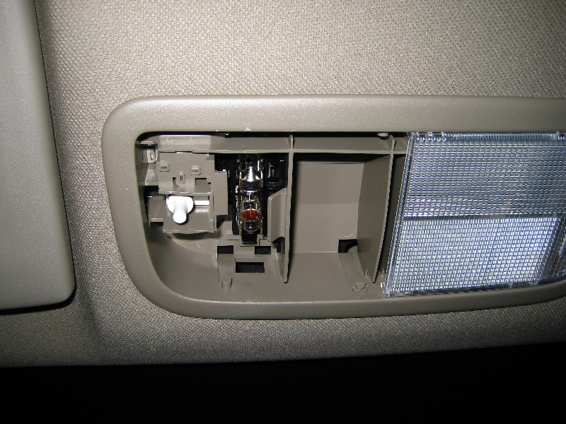 Honda-Civic-Map-Light-Bulbs-Replacement-Guide-005