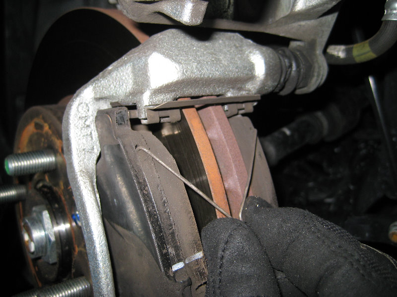 Replacing brake pads honda fit #2