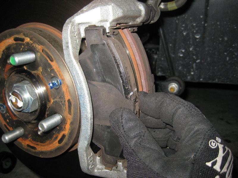 Replacing brake pads honda fit #5