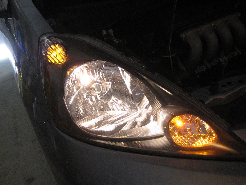 Honda-Fit-Jazz-Headlight-Bulbs-Replacement-Guide-032