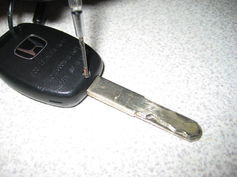 Replacing the battery in a honda key #6
