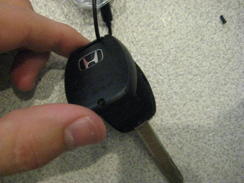 Honda-Fit-Jazz-Key-Fob-Remote-Battery-Replacement-Guide-019