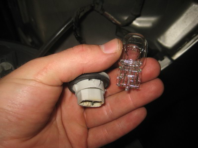 Honda-Odyssey-Tail-Light-Bulbs-Replacement-Guide-016