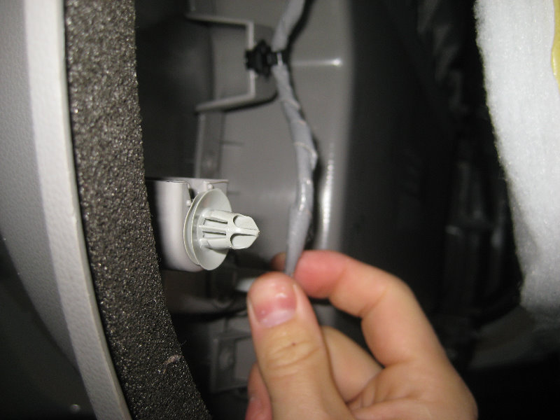 2009-2015-Honda-Pilot-Plastic-Interior-Door-Panel-Removal-Speaker-Upgrade-Guide-043