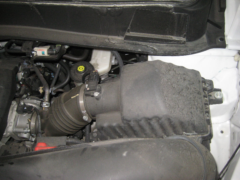 2009-2015-Honda-Pilot-V6-Engine-Air-Filter-Replacement-Guide-001
