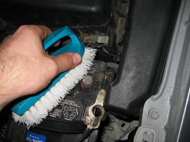 How-To-Clean-and-Stop-Car-Battery-Terminal-Corrosion-008