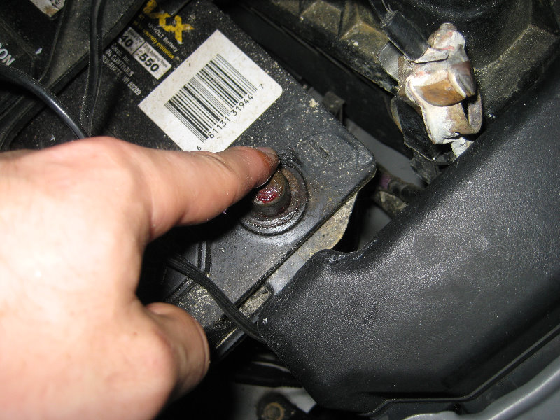 How-To-Clean-and-Stop-Car-Battery-Terminal-Corrosion-010