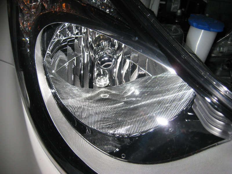 Hyundai-Elantra-Headlight-Bulbs-Replacement-Guide-002